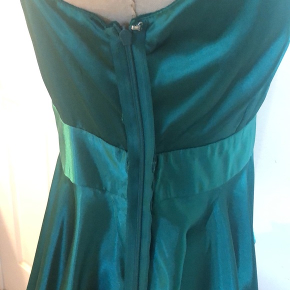 Gorgeous Green Silk Evening Blouse - Picture 9 of 10